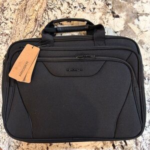 Kroser computer shoulder bag.